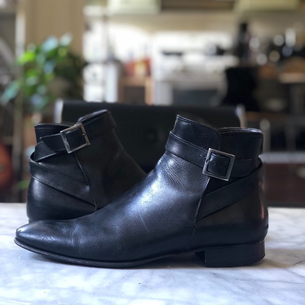 Agnes B. Homme strap boot